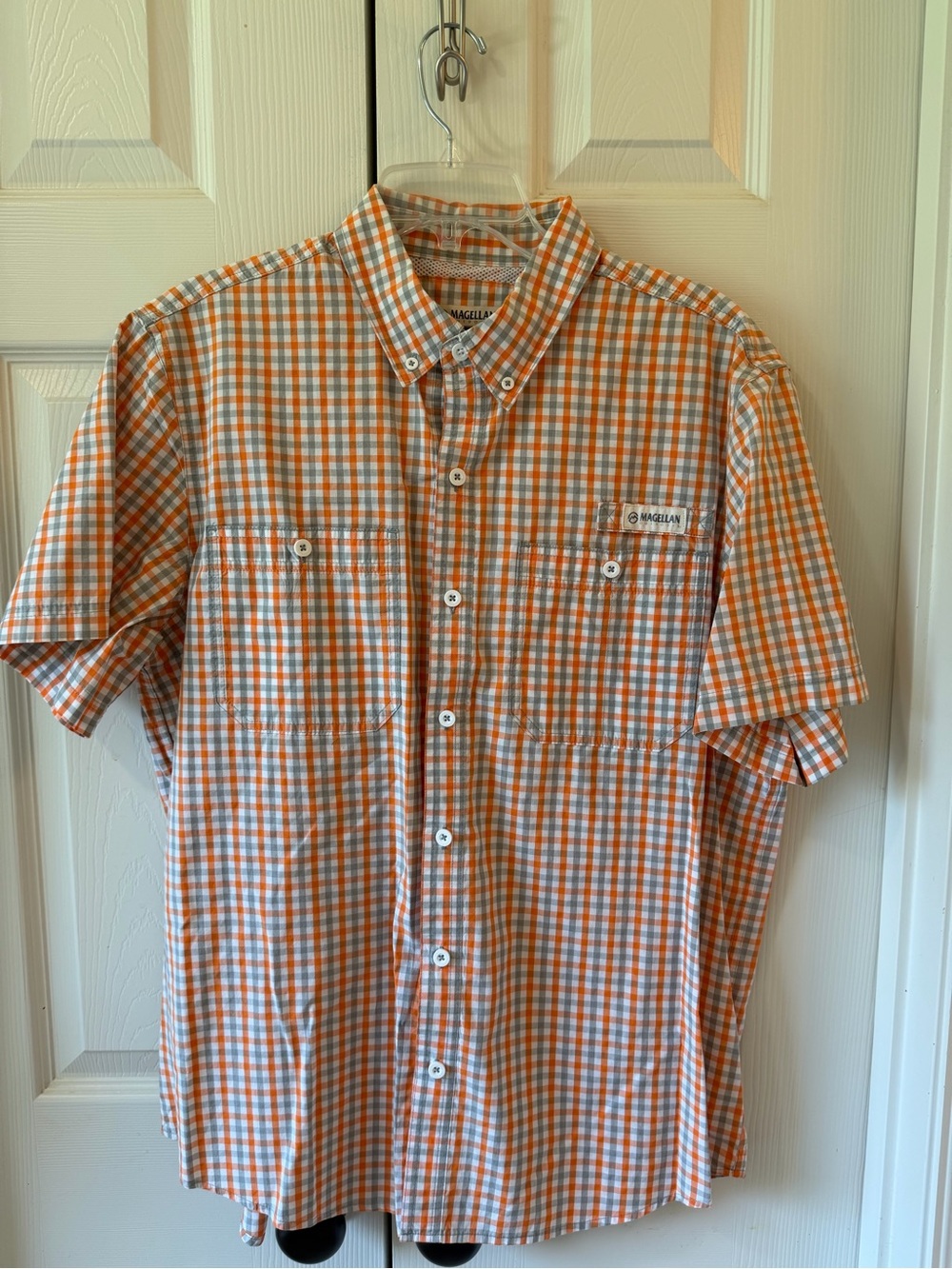 Magellan Outdoors Men’s Orange & White Plaid Button-Up Shirt  size L